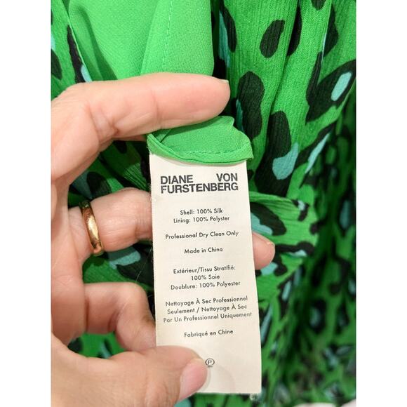 Diane Von Furstenberg Silk Chiffon Leopard Print Short Romper Green/Black Medium - Picture 4 of 4